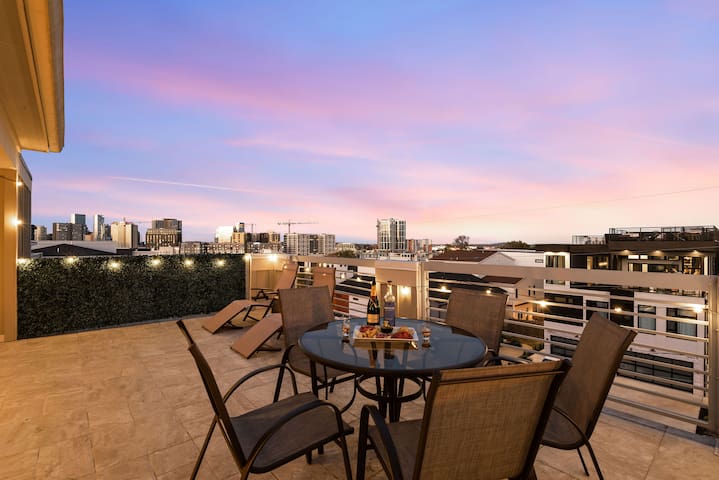 City Lights & Broadway Nights: Nashville Gem gallery image 3