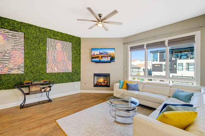 City Lights & Broadway Nights: Nashville Gem gallery image 2