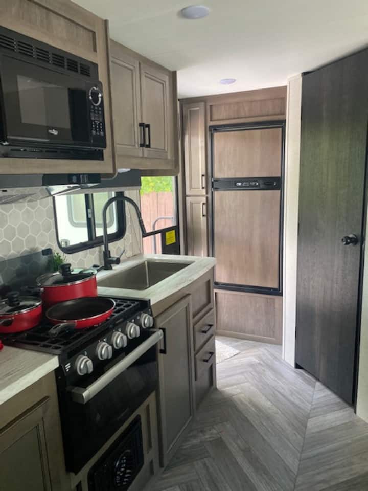 Delightful Studio W Full Bath Camper/rv For 2 To 4 - Lake Gaston