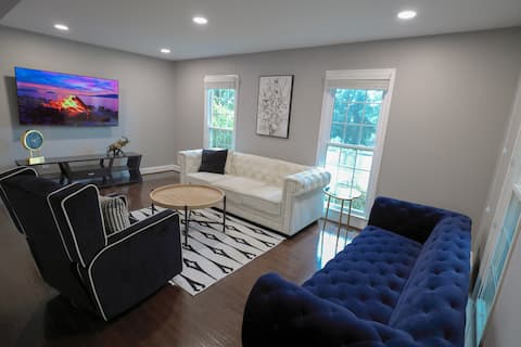 Modern, Cozy 4BR Home in Fairfax/D.C. Metro Area