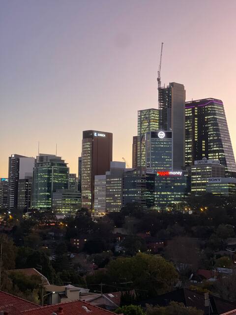 Stunning 3 bedroom home with panoramic city views!