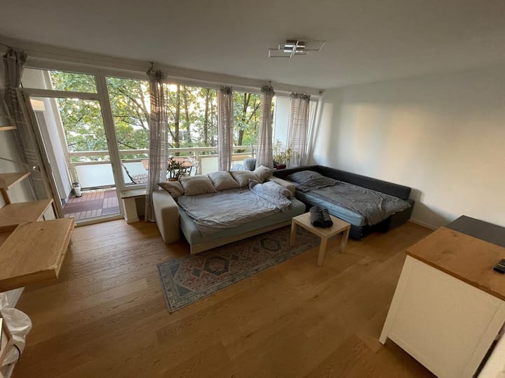 comfy-room-with-nice-balcony-in-central-munich-apartments-for-rent-in