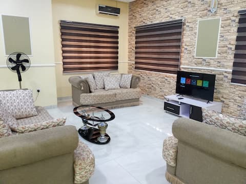 Abuja Serene 2Bedrms- Gym Jacuzzi, Wi-Fi, Security
