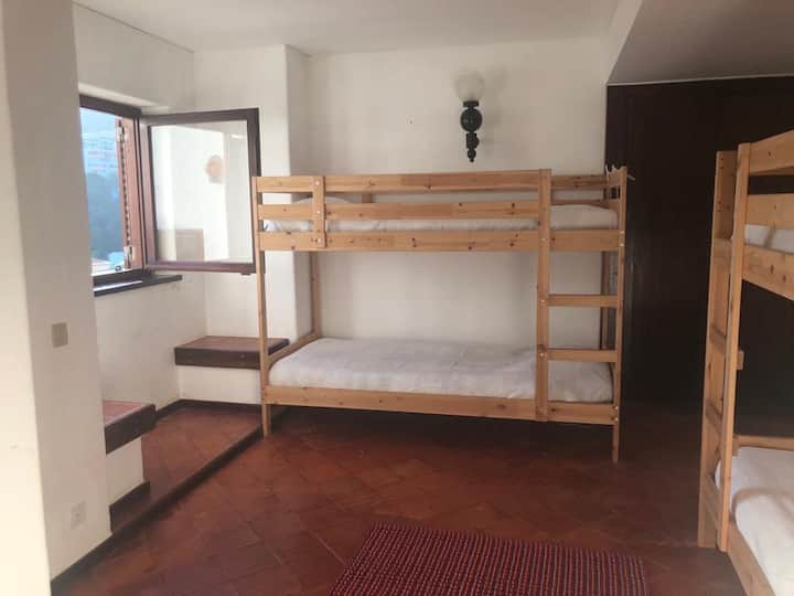 საძინებელი 2 ორსართულიანი საწოლით