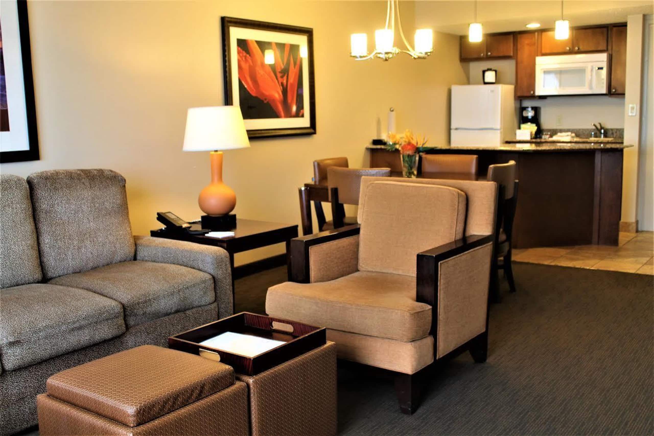 Condo in Lahaina · ★4.95 · 1 bedroom · 2 beds · 1 private bath - Image 11