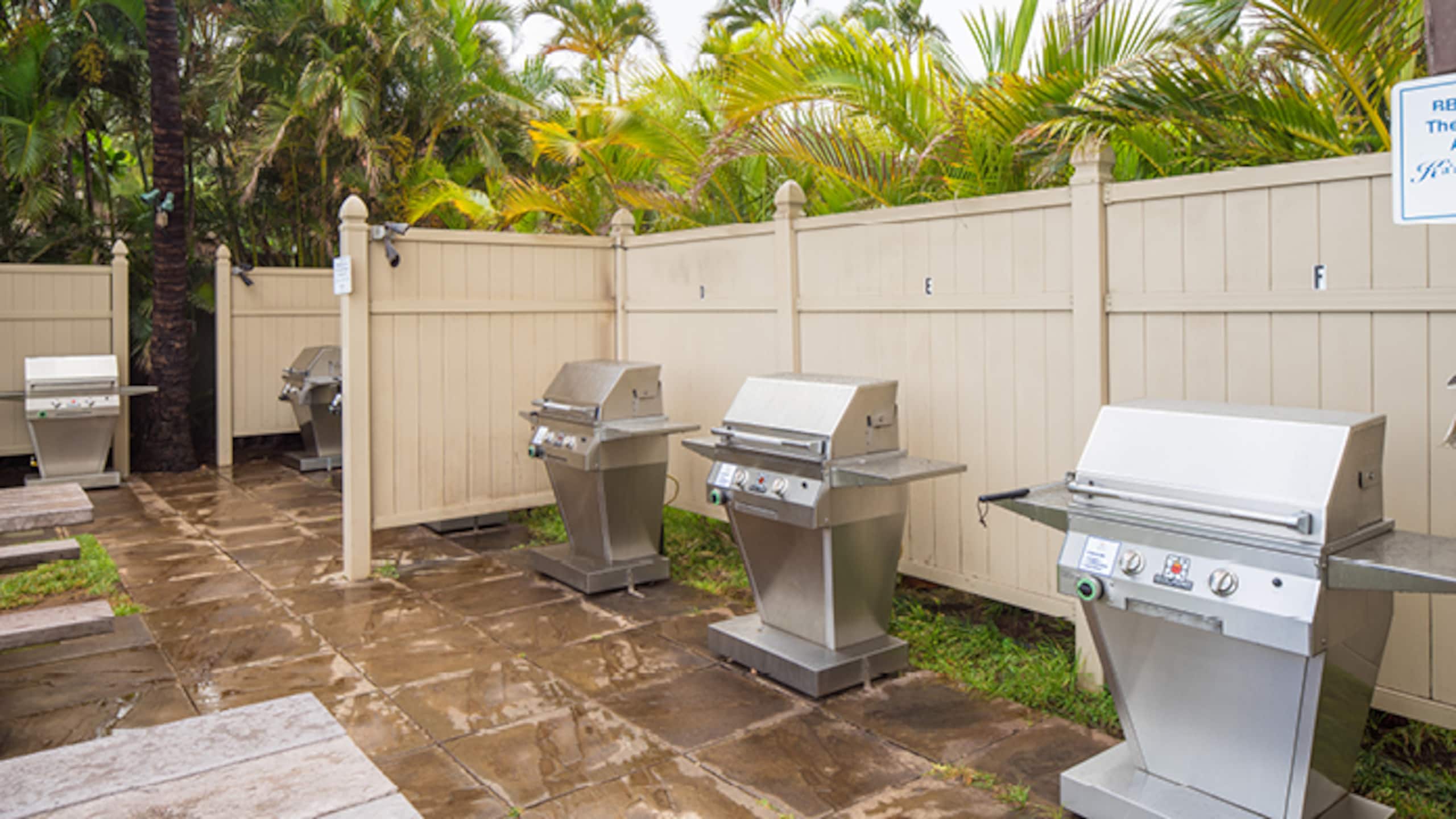 Condo in Lahaina · ★4.95 · 1 bedroom · 2 beds · 1 private bath - Image 17