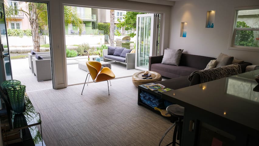 Luxury on the Venice Canals | Walk to Beach