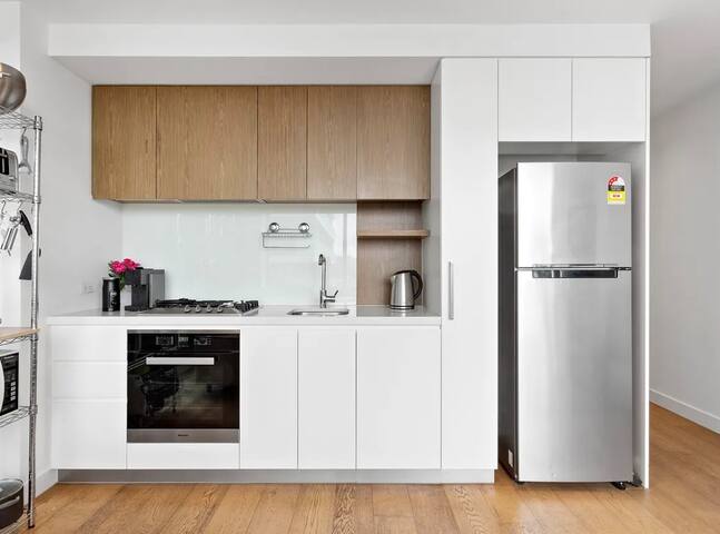 Beautiful 2 bedroom apartment – South Yarra gallery image 4