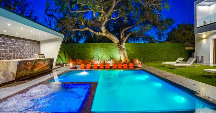 Gated, Modern LA Escape with Pool + Firepit gallery image 2