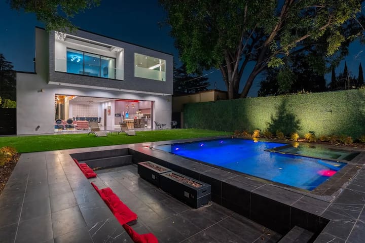 Gated, Modern LA Escape with Pool + Firepit