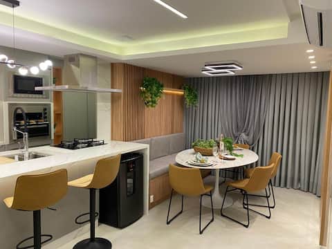 Popular Airbnb listing: Excellent Seafront Apartment in Barra Sul in Balneário Camboriú