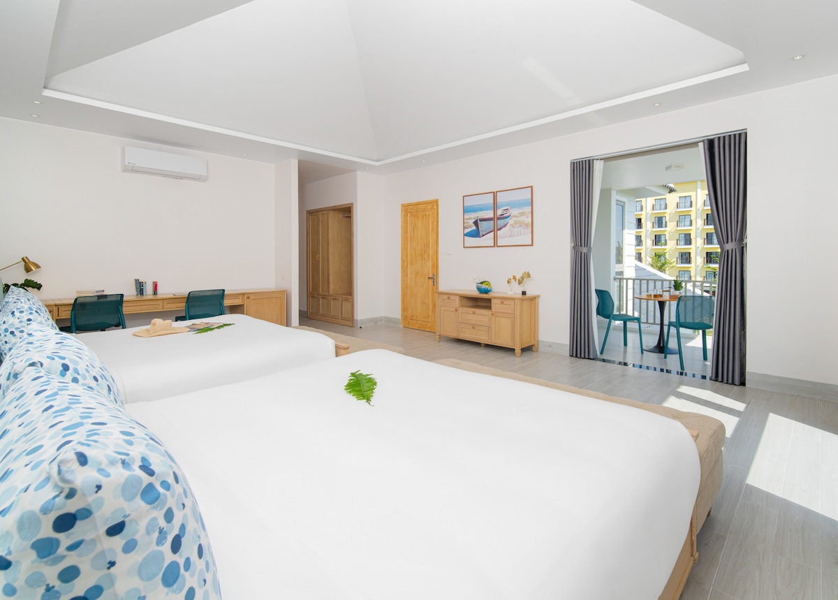 This is could fit a small 4 members family, also have really nice view from view, you could look at view from big balcony 