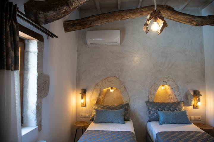 غرفة النوم 1 في البيت الرئيسي