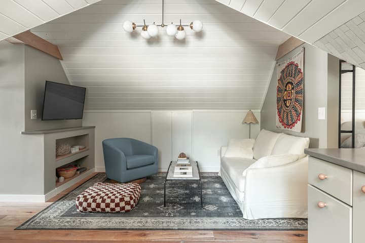 Cozy Luxe Carriage House Heart Of Downtown Sauna - Rogers, AR