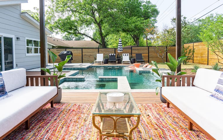 Hidden Gem w/Pool, Spa & Outdoor Kitchen