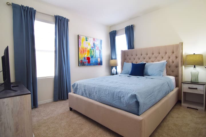 Dhoma e gjumit 3 është një suitë me krevat dopio "queen", televizor inteligjent dhe banjë brenda suitës