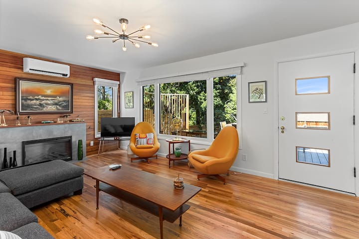 Stylish Mid Century Mod- Fully Remodeled - The Dalles, OR