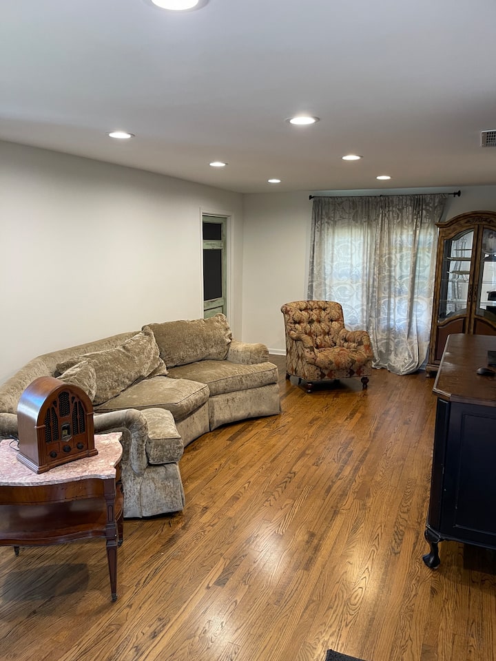 Home Near The Lake With An Inground Pool - Michigan City, IN