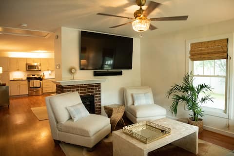 Successful Airbnb property: Cozy NoDa Bungalow with Fenced in Backyard in Villa Heights