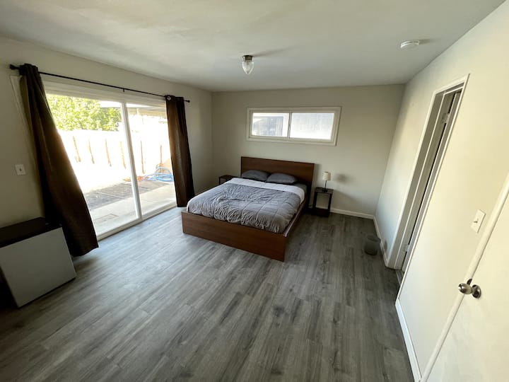 Private Bedroom And Bathroom In Anaheim - Anaheim