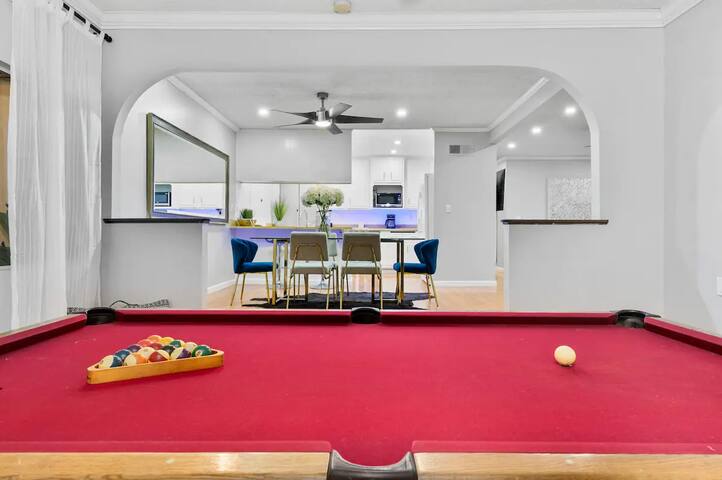 Massive 5BR Resort Style Retreat with Heated Pool gallery image 2