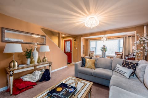 *Entire house w/4 LG Bedrms, NAVY 4 miles/baseLake