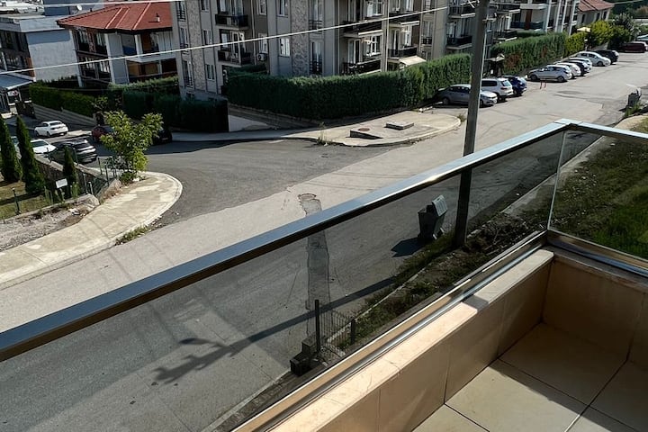 Mavi Durak Yakını Caflere çOk Yakın - Sakarya