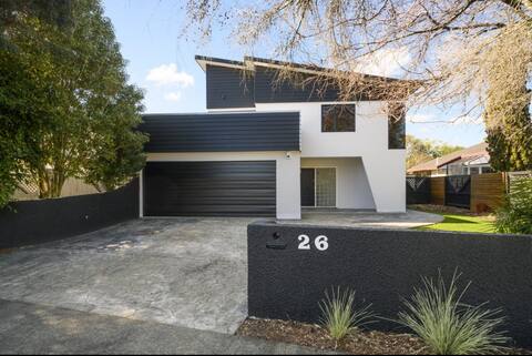Modern & Spacious Home!