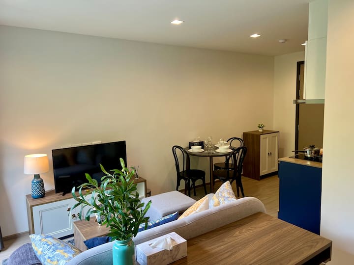 Central Phuket, Pool-view 2br Condo - Phuket