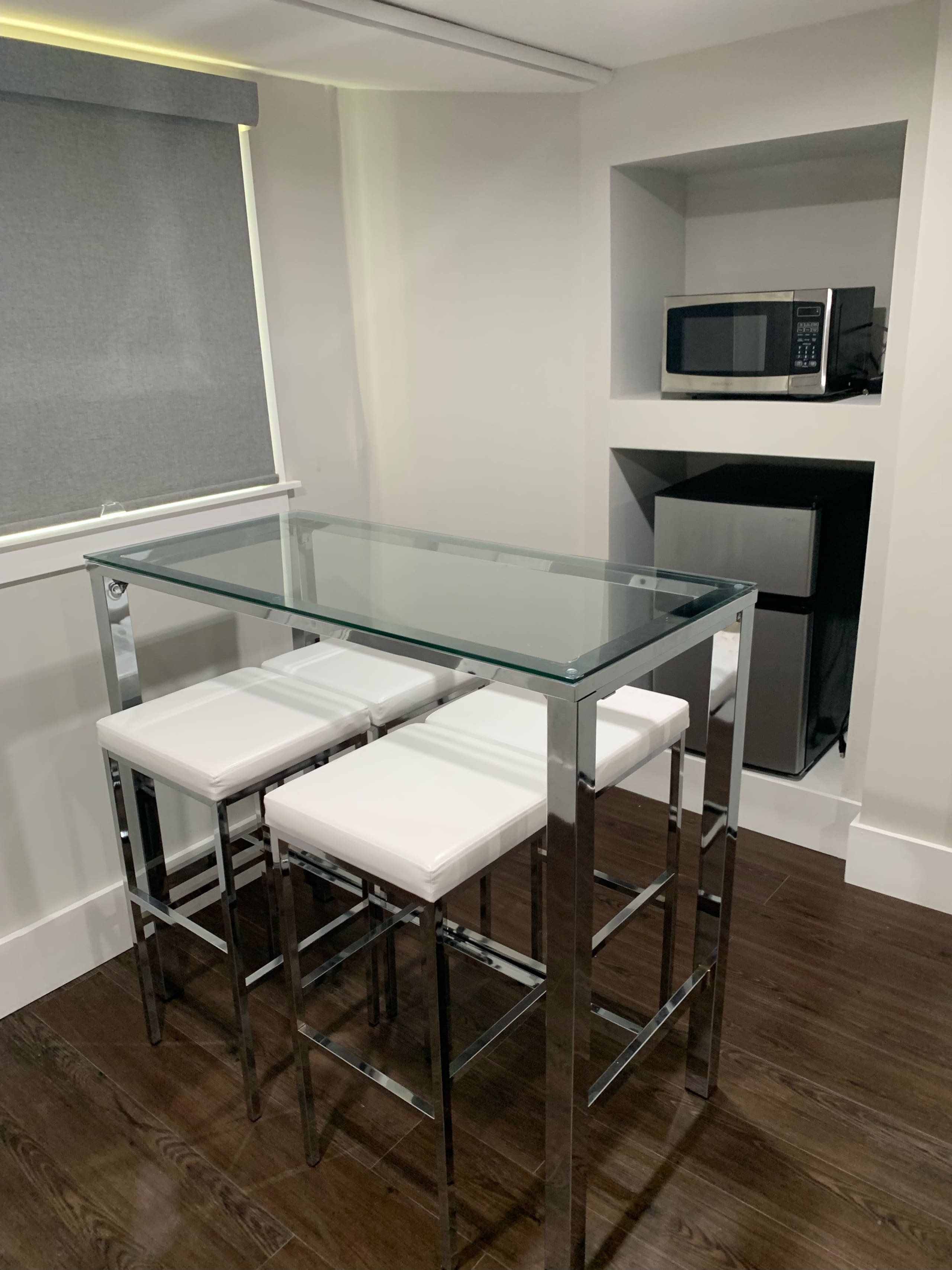 Modern Studio in SF with Luxury Backyard - Image 3