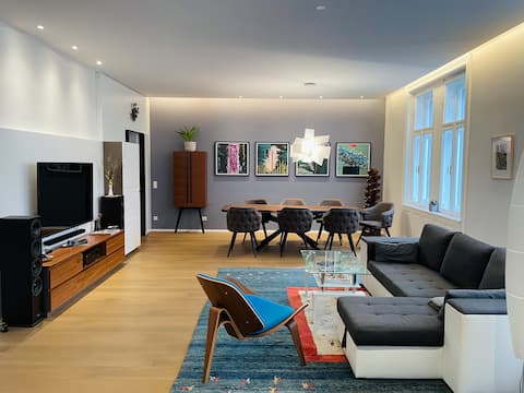 Popular Airbnb listing: Luxurious & spacious Apartment with Outdoor Patio in Mariahilf