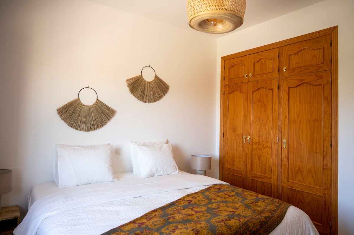 13.00 horas reunión privada Sala 1