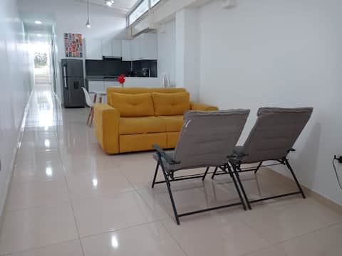 Successful Airbnb property: Spacious house 15 minutes from BQA. Ideal for long stays in Suroccidente