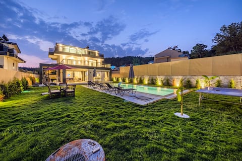 General heating from the ground -Luxury Villa- with double jacuzzi