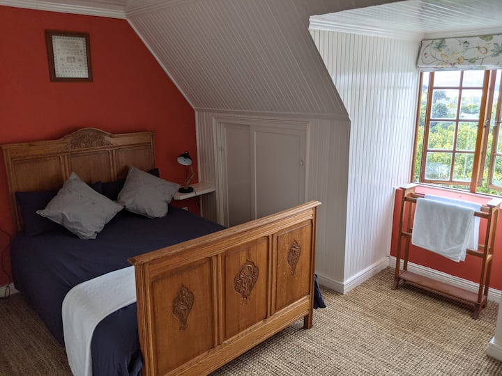 חדר שינה אדום