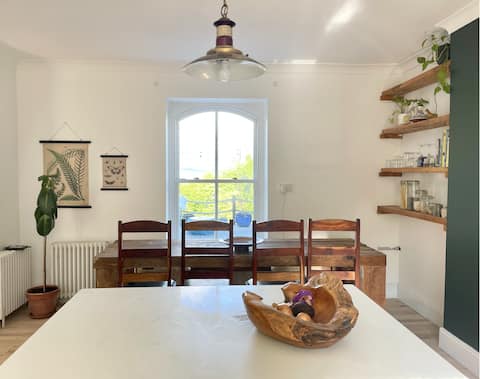 180yr Old Farm House Sleeps 9 w/ Ocean Views