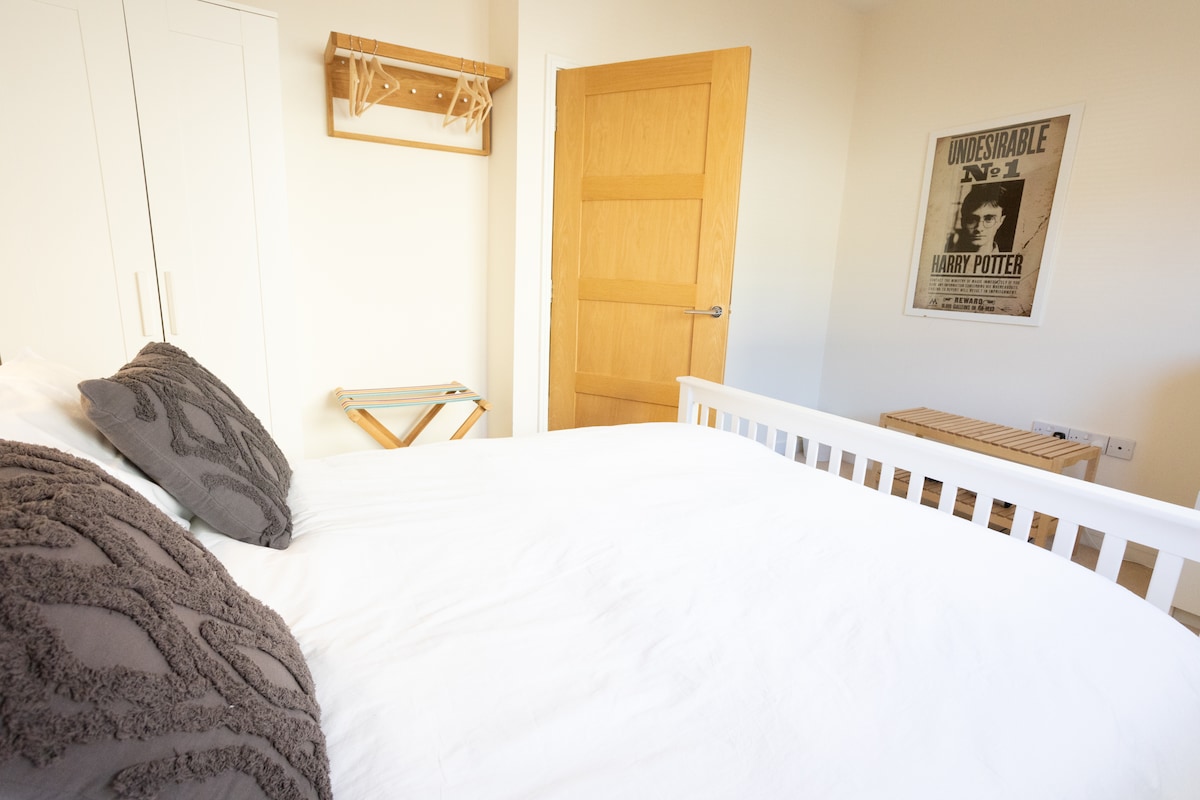 Central | Sleeps 5 | Free Parking