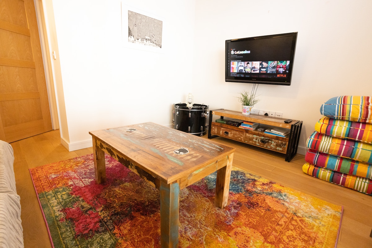 Central | Sleeps 5 | Free Parking
