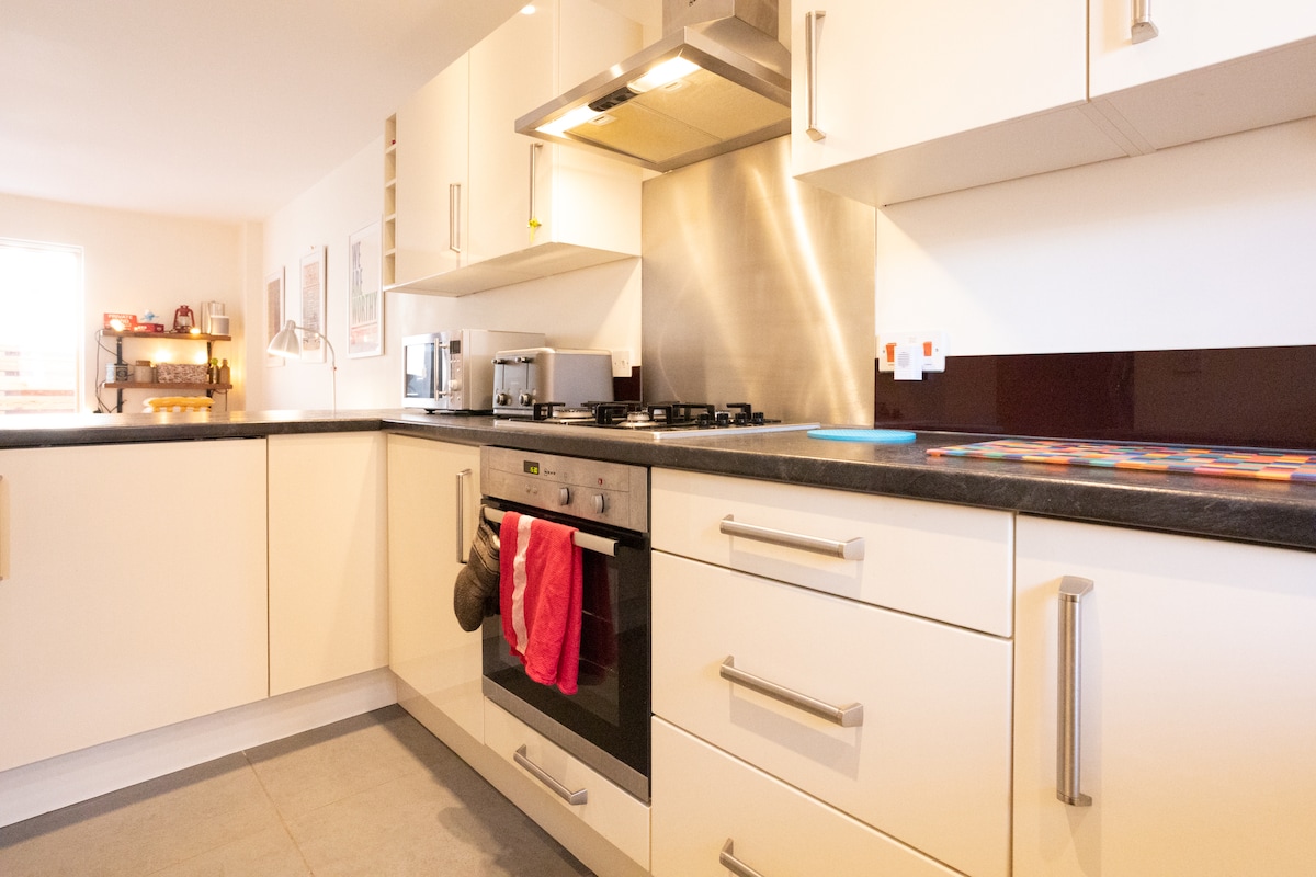 Central | Sleeps 5 | Free Parking