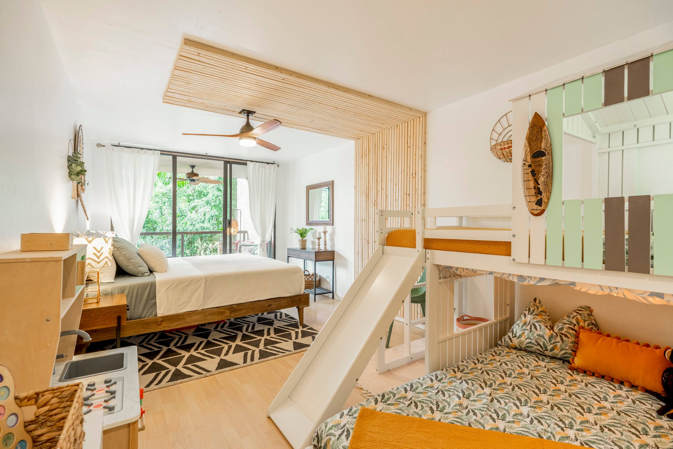 Condo in Kailua-Kona · ★4.96 · 2 bedrooms · 4 beds · 2 baths - Image 13