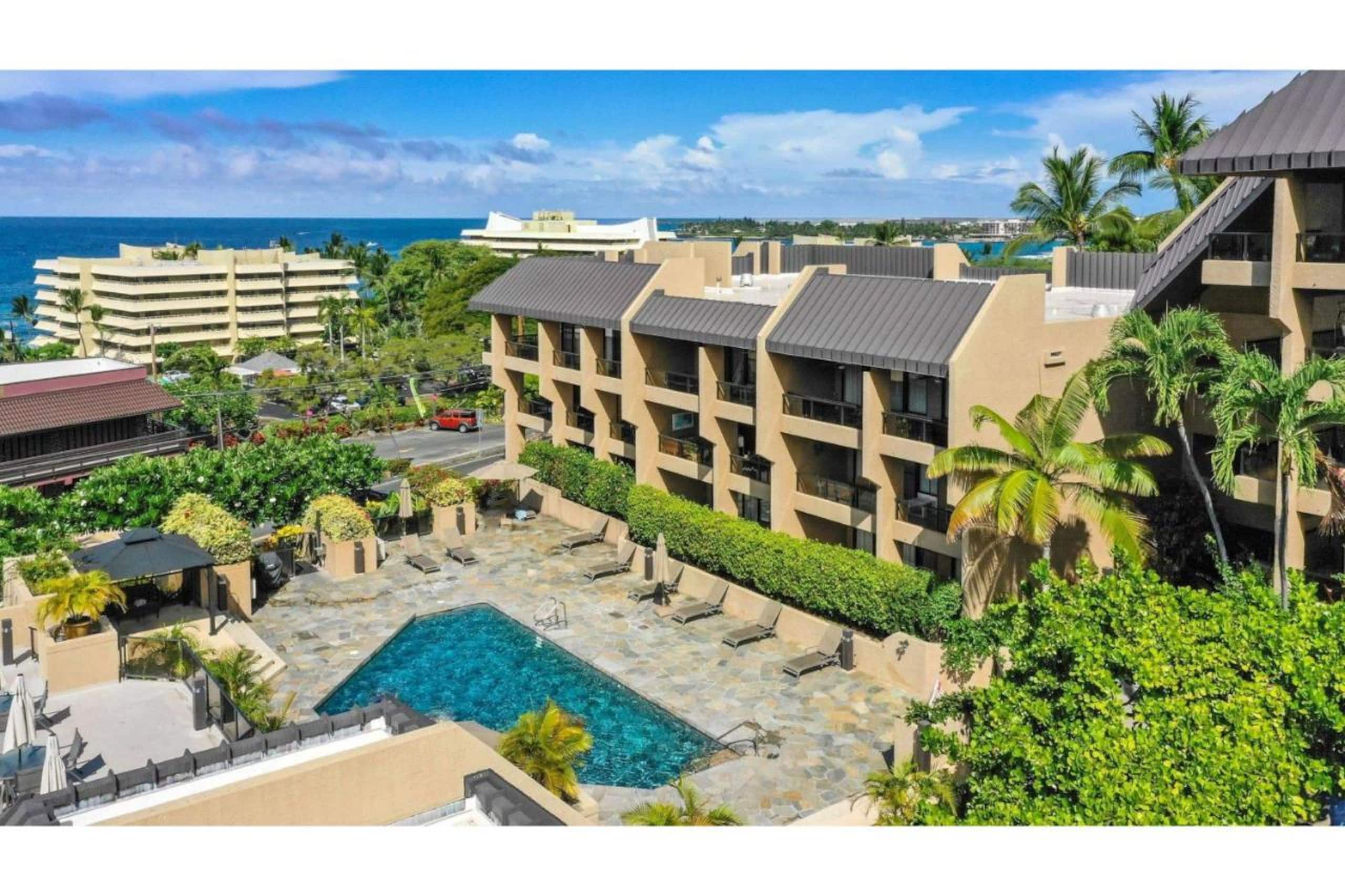 Condo in Kailua-Kona · ★4.96 · 2 bedrooms · 4 beds · 2 baths - Image 31