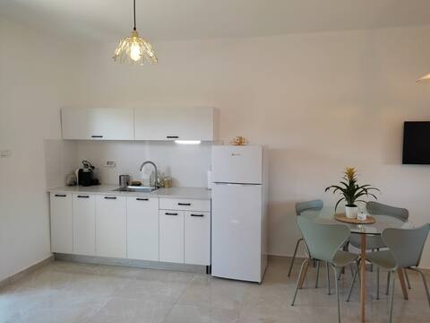 Argaman - Airy, beautiful 1 BR in the desert