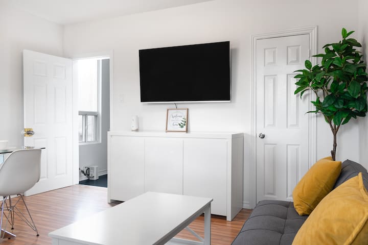 Great Location | Large Groups 7 Beds (Recommended) gallery image 3