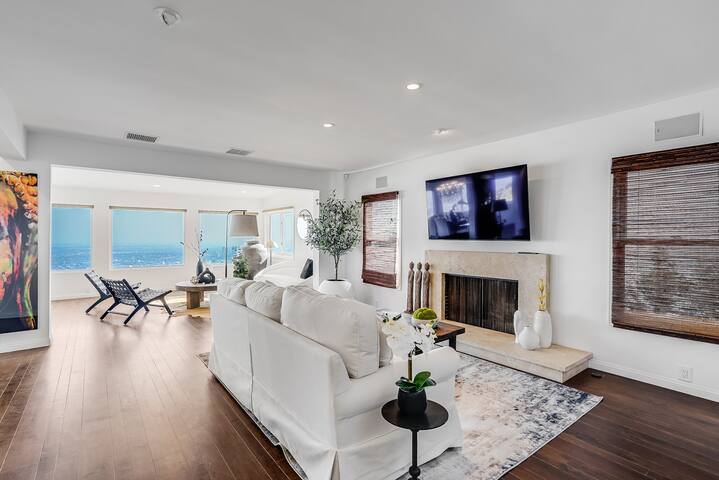 Hollywood Hills Serenity with a view gallery image 2