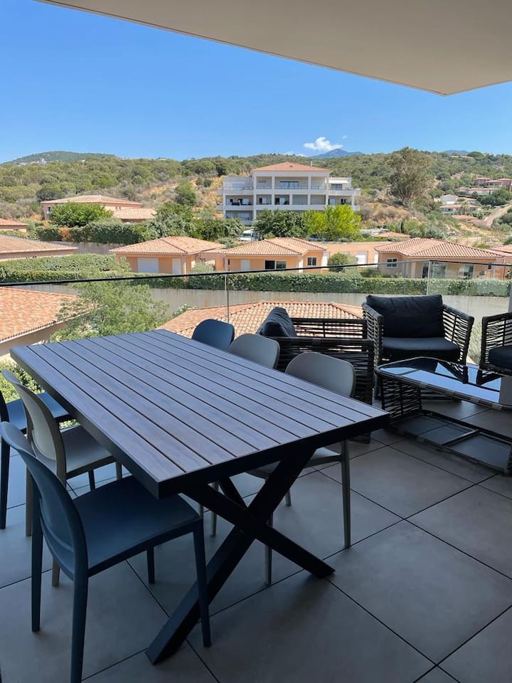 Beautiful new T2 100m from Agosta beach Apartments for Rent in