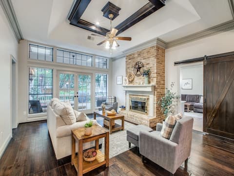 Woodlands Home 4Bd 3Ba Spa & Optional BMW Rental
