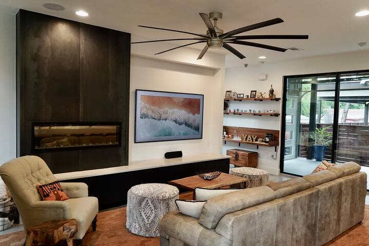 Modern Home – 5 min to 6th Street, Rainey, SXSW gallery image 2