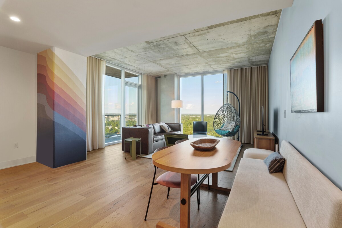Artistic Corner Downtown Sky Condo on Rainey St.!