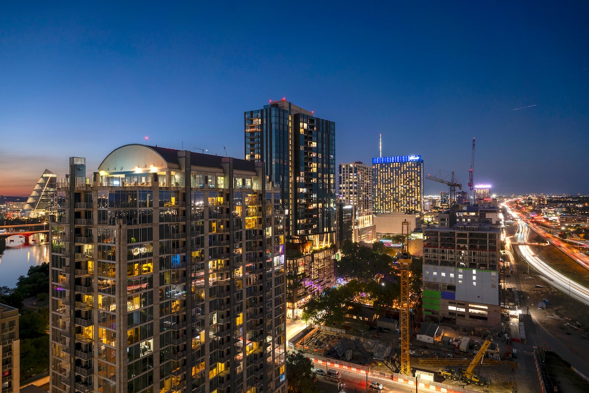 Artistic Corner Downtown Sky Condo on Rainey St.!
