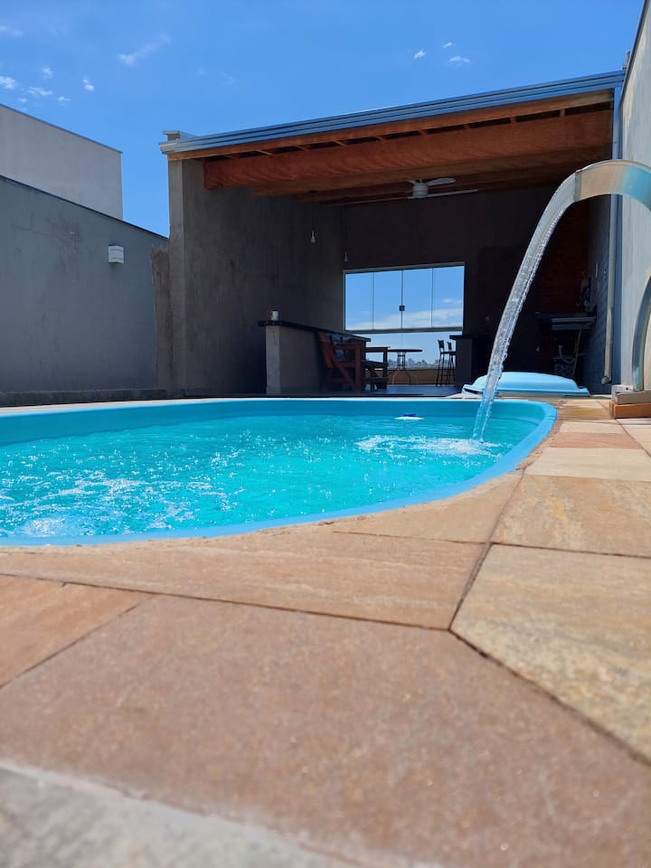 House with pool and barbecue area in Piracicaba